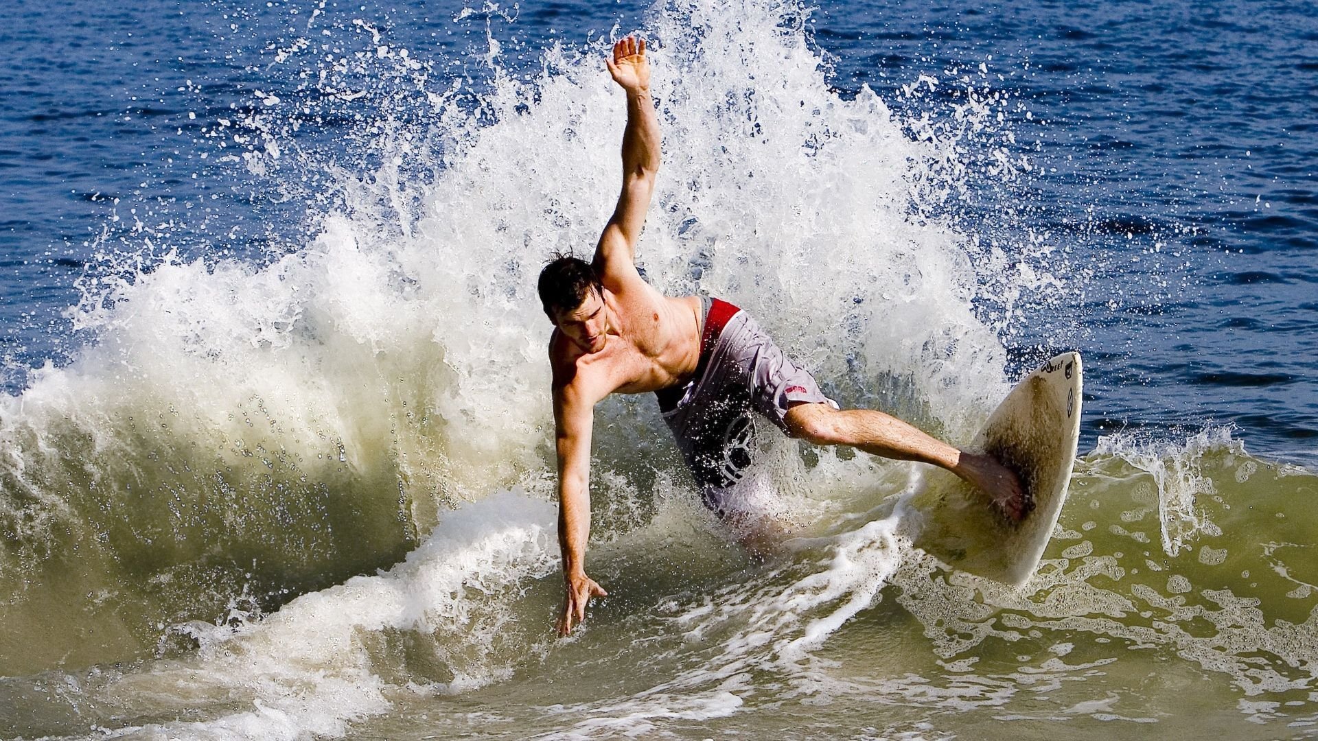 _热点话题：裁判判决引发广泛讨论_，裁判的判决