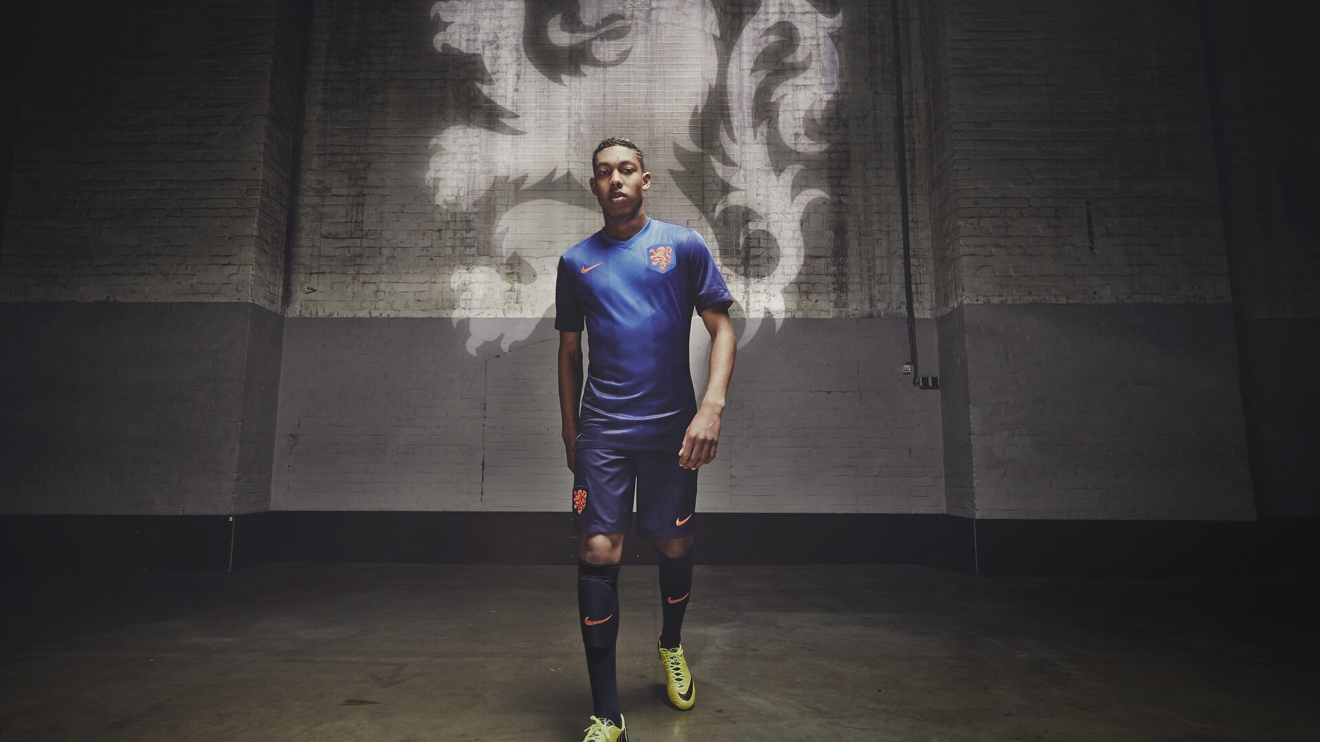 “校园足球特色课程助力青少年身心健康发展”，校园足球课程教学指南